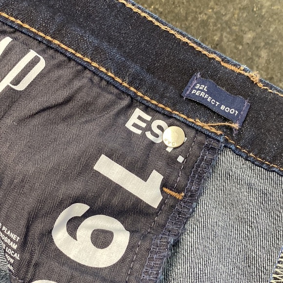 Gap dark wash perfect boot jeans size 32L - Picture 8 of 8
